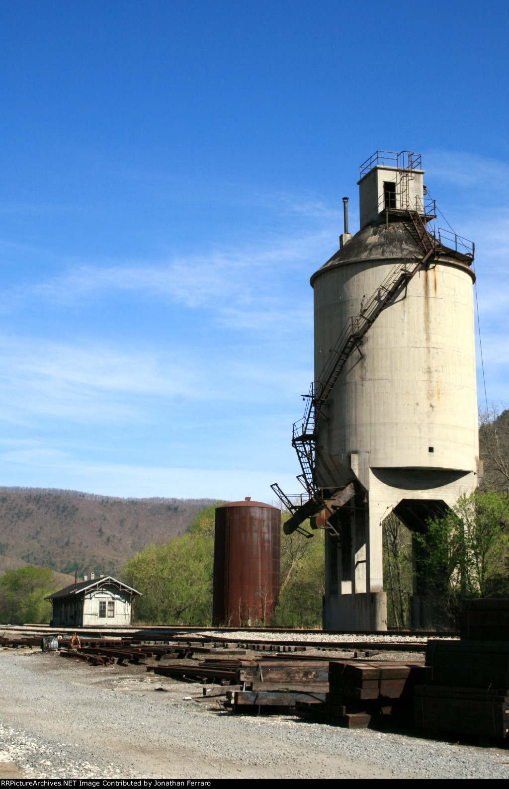 Balcony Falls Coaling Tower and Depot